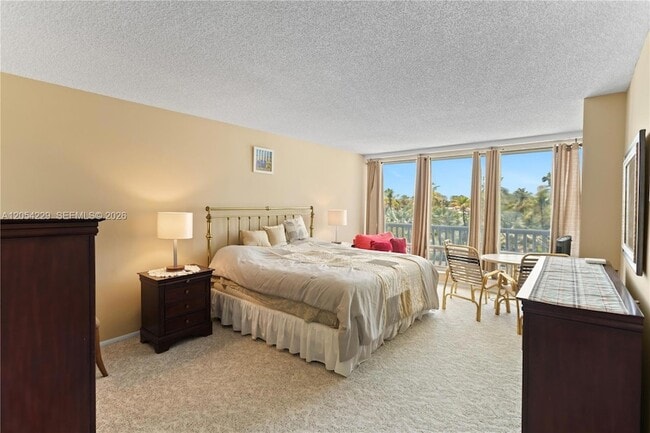 Building Photo - 4020 Galt Ocean Dr