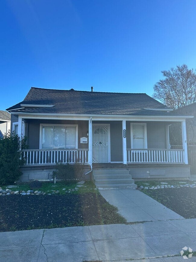 Building Photo - Cute Northside Bungalow