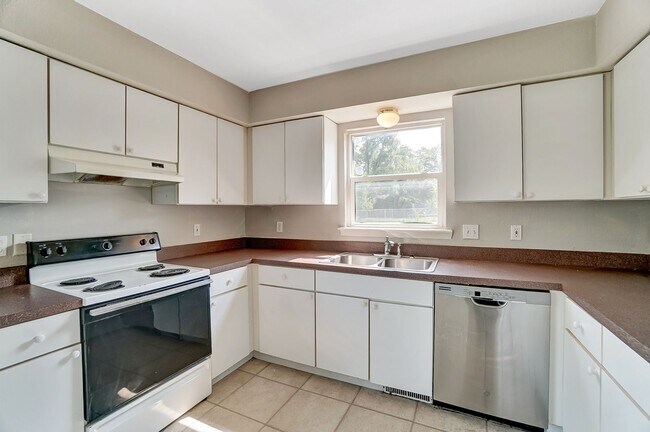 Building Photo - 3612 Willow Run Dr