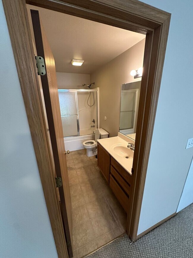 Building Photo - 3209 Polaris Dr