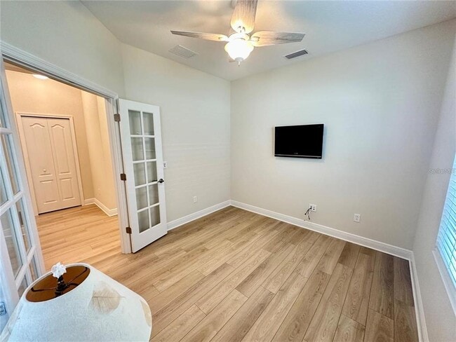 Building Photo - 2633 Star Apple Wy