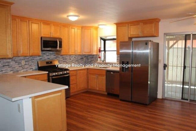 Building Photo - Back On The Rental Market Nice Single Story 3 Bedroom Home!!!