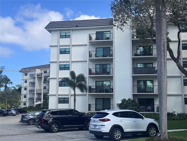 Building Photo - 1000 River Reach Dr