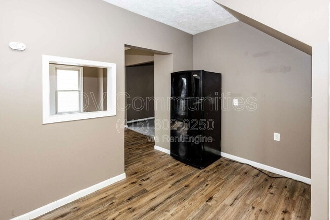 Building Photo - 7618 Grand Division Ave