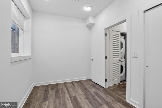 Building Photo - 1445 S 32nd St