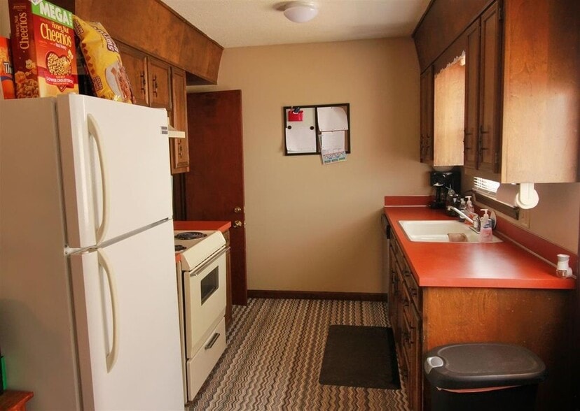 Kitchen - 510 W 37th St