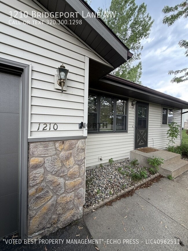Building Photo - 1210 Bridgeport Ln NW