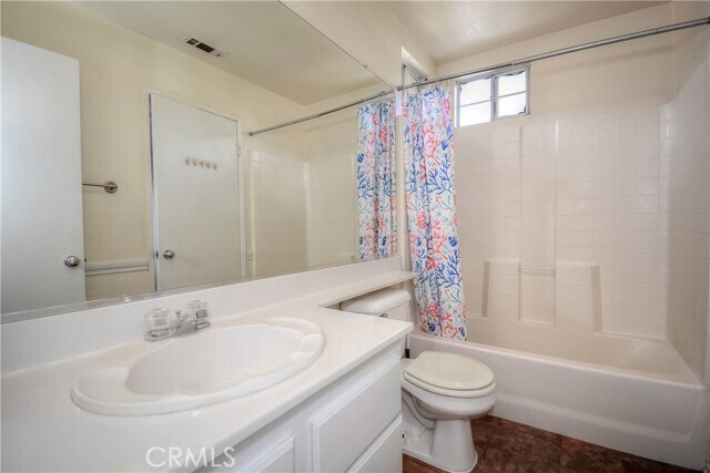 Building Photo - 554 Pointe Vista Ct