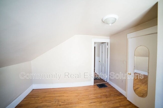 Building Photo - 11 Cottage St