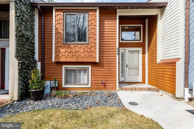 Primary Photo - 502 Greenhill Ct