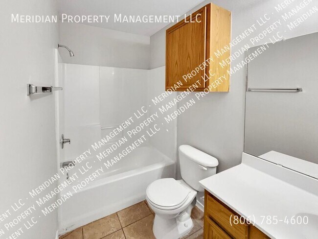 Building Photo - 531 N. Clinton-