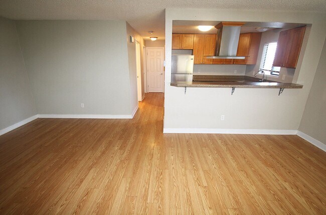 Building Photo - Price 4-Plex - Bothell