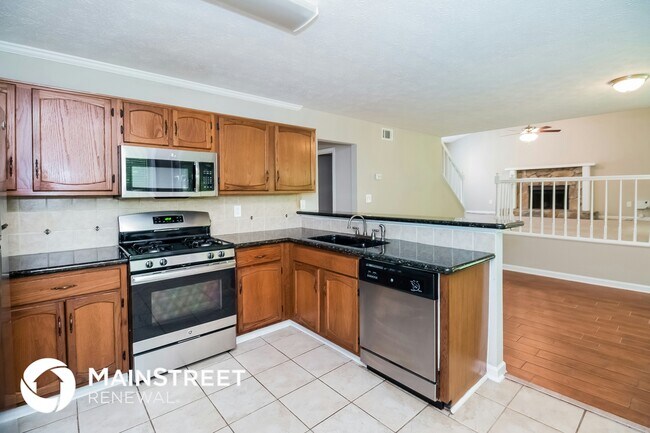Building Photo - 4799 Wyndam Dr