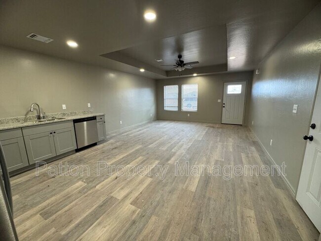 Building Photo - 1120 Caprock St