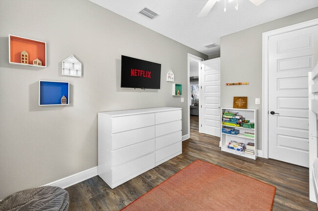 Building Photo - 1826 Beachway Ln