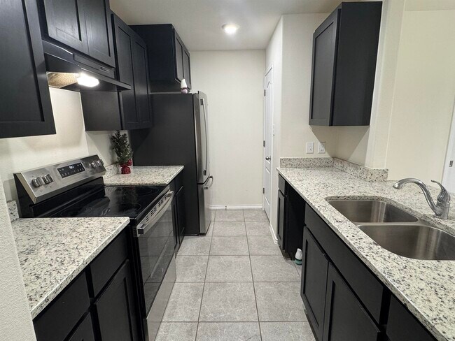 Building Photo - 1828 Port Louisiana Dr