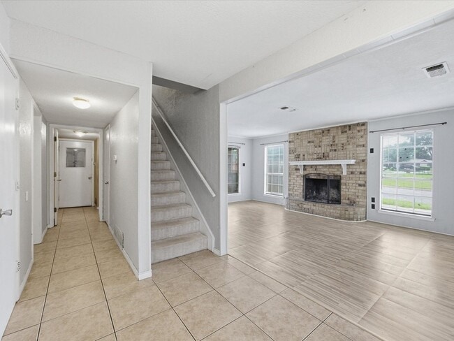Building Photo - 7419 Lemonwood Ln