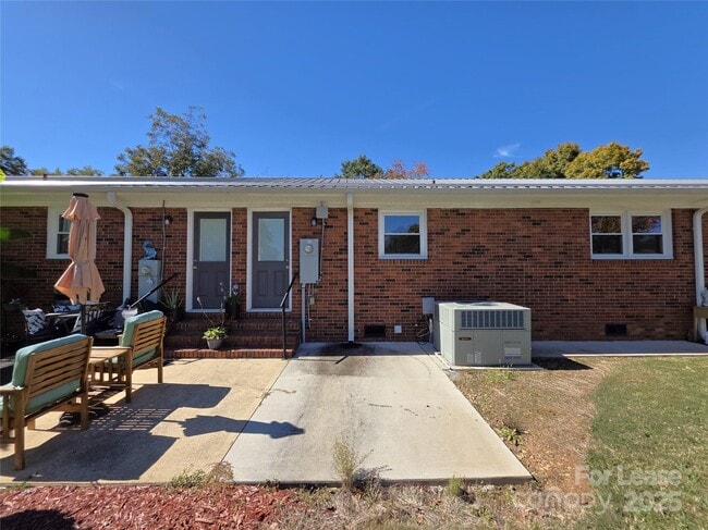 Building Photo - 705 China Grove Hwy