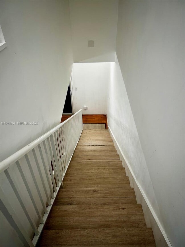 Building Photo - 1111 Sorrento Dr