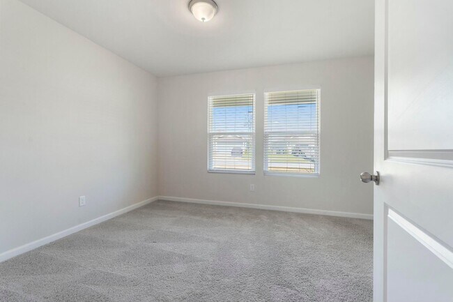 Building Photo - 610 Riverwalk Cir