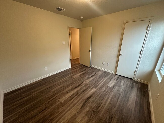 Building Photo - AVAILABLE Now! *MORE PHOTOS COMING SOON*