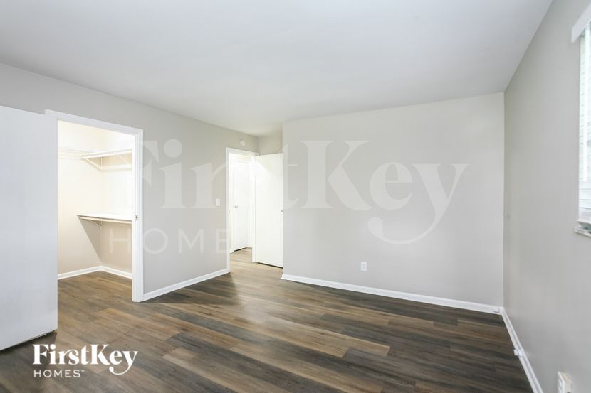 Building Photo - 6050 Northland Rd