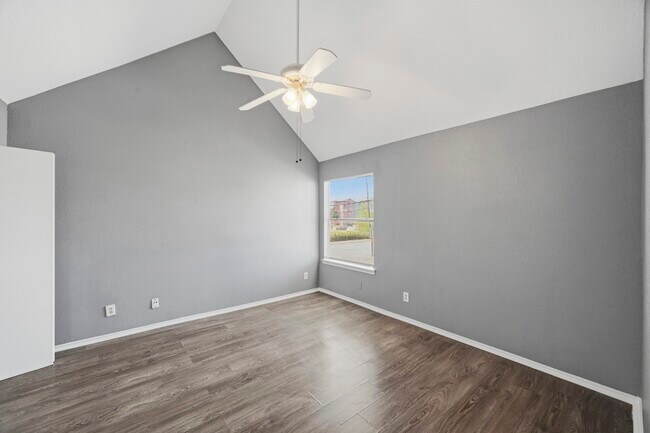 Building Photo - 14550 Fonmeadow Dr
