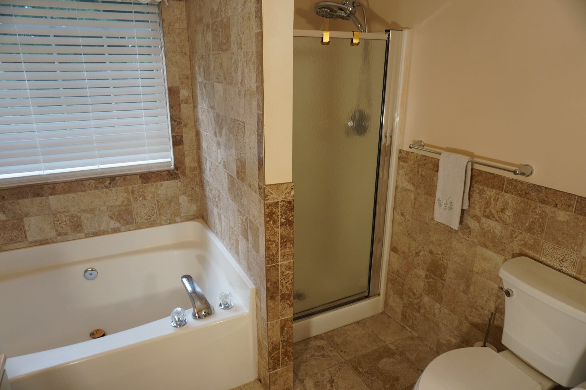 Building Photo - 8381 Township Dr