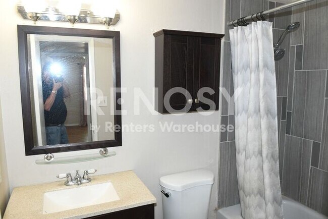 Building Photo - Updated 3 BD/2 BA/2 CG Home w/Pool Near Thunderbird & I-17 in Phoenix!