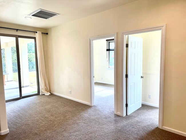 Building Photo - 2262 Kamaile St