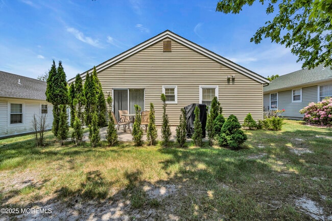 Building Photo - 143 Pine Oak Blvd