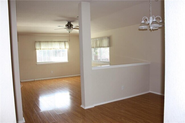 Building Photo - 3776 Castle Rock Dr