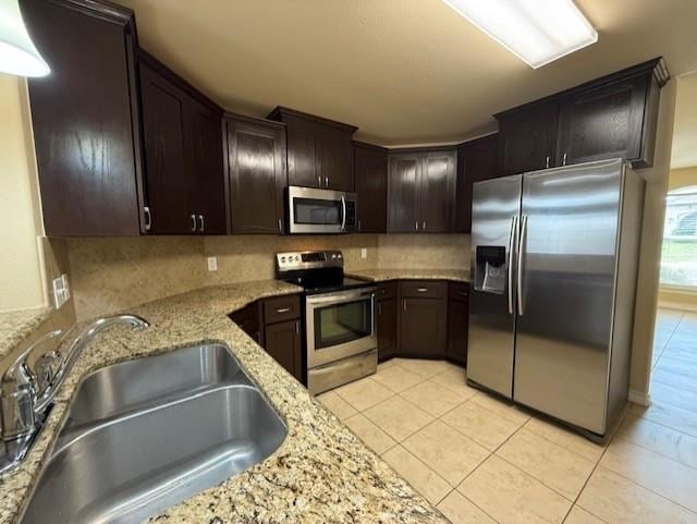 Building Photo - 303 Ladera Dr