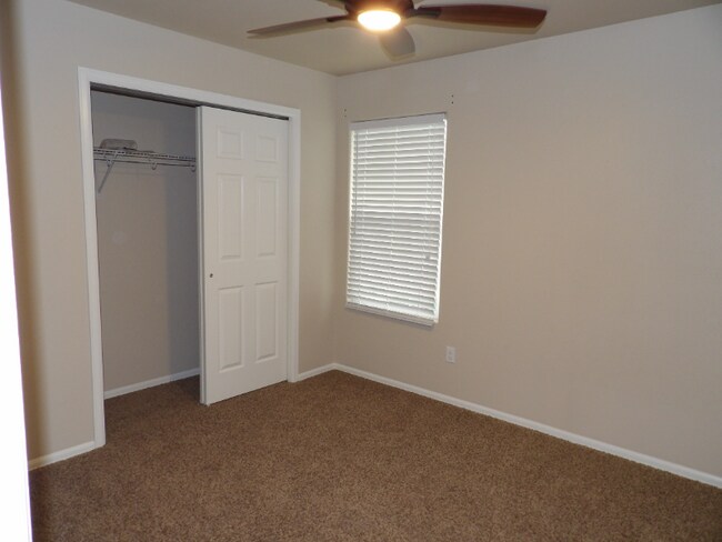 Building Photo - 802 Red Thistle View