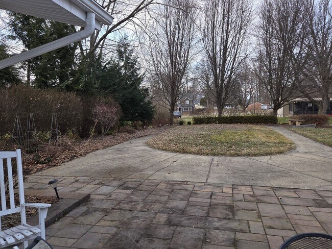 Building Photo - 132 Corll St