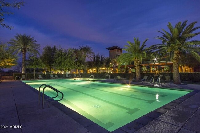 Building Photo - Gorgeous 4 Bed 3 Bath 3 Car home in Peoria with community Pool