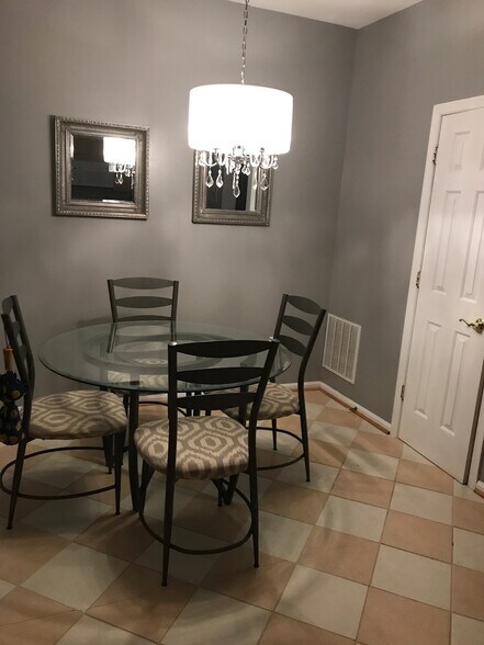 Building Photo - 205 Tilden Way