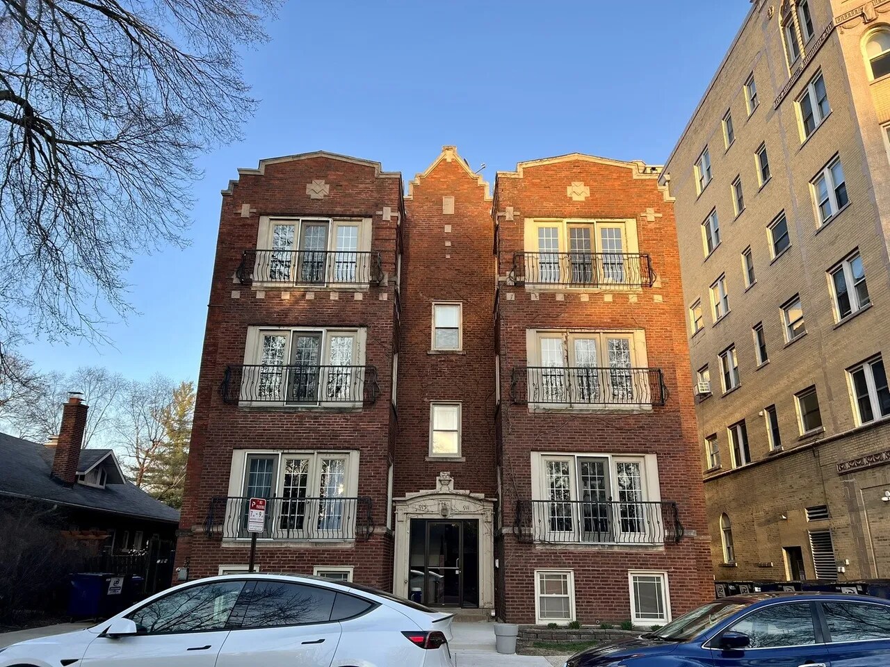 Building Photo - 911 Maple Ave