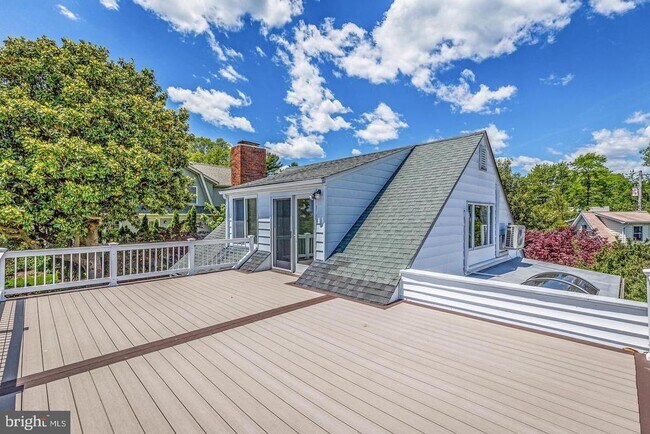 Building Photo - 117 Bay Dr