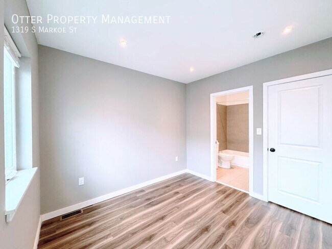 Building Photo - 1319 S Markoe St