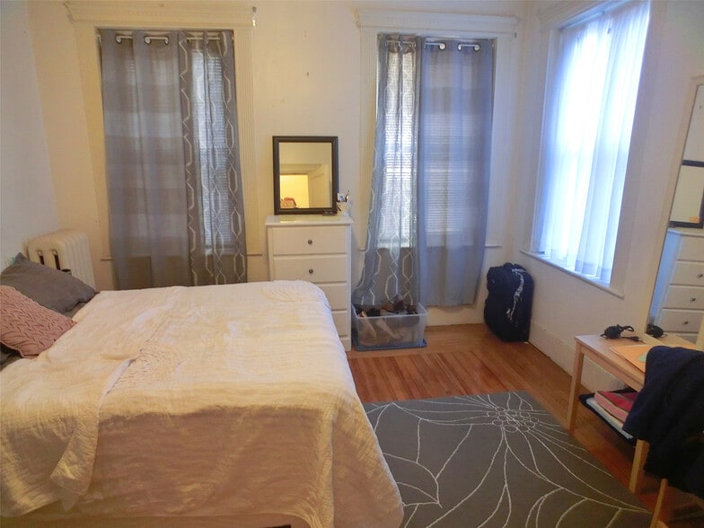 Building Photo - 1412 Commonwealth Ave