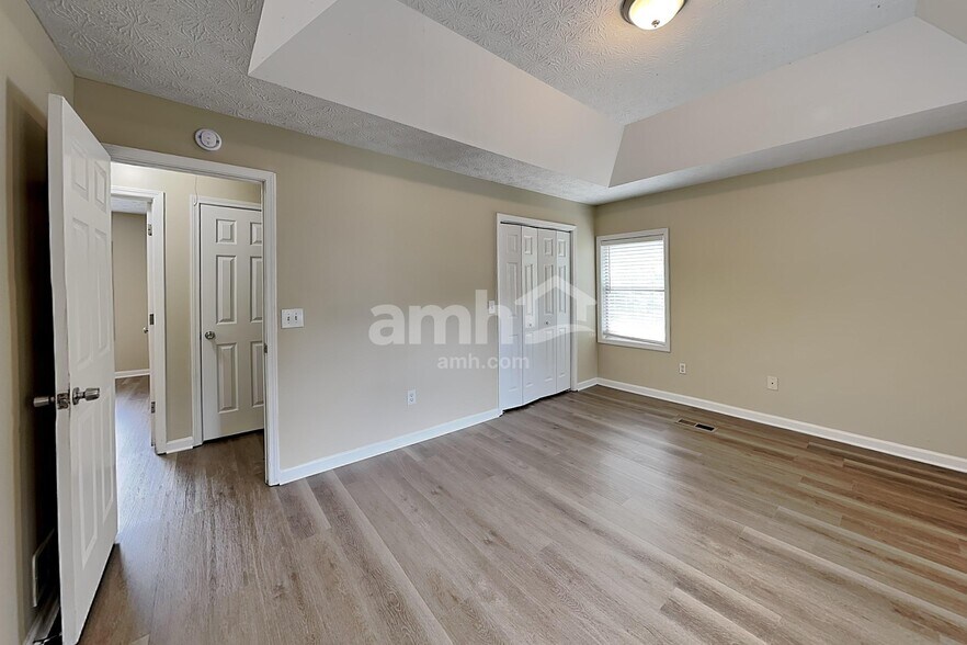 Building Photo - 808 Grindstone Ct SW