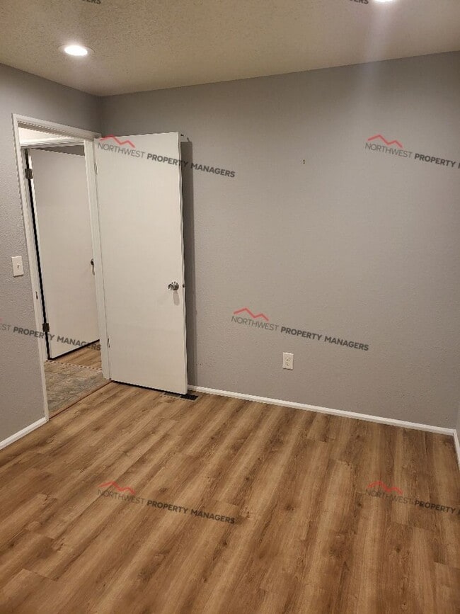 Building Photo - STATUS: AVAILABLE  | R320 | $1895