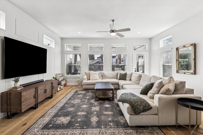 Building Photo - 1144 W 24th St