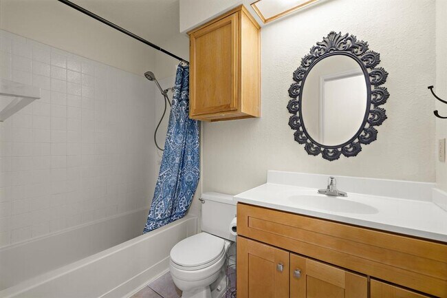 Building Photo - 1604 Texas Oak Way
