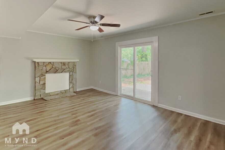 Building Photo - 6815 Saddle Ridge Rd