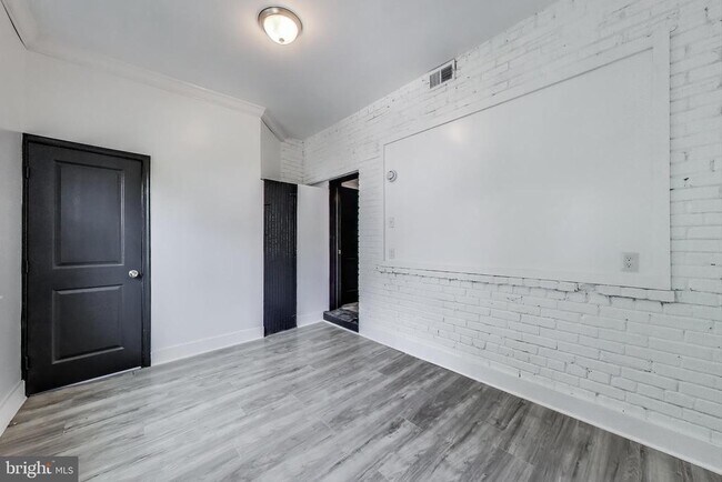 Building Photo - 3918 10th St NE