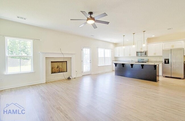 Building Photo - 991 Meloney Dr