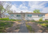 Building Photo - 496 W 48th St