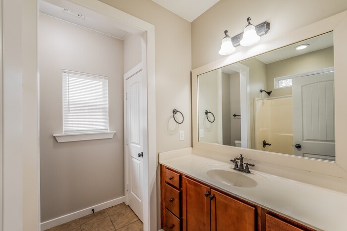 Building Photo - 245 Hathaway Ln